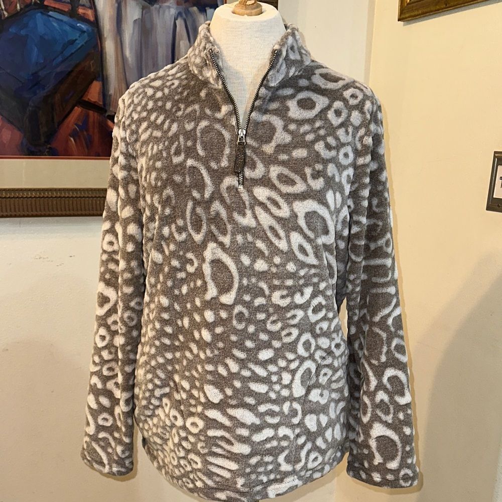 Chico’s Gray/White Animal Print Fleece Pullover w/Pockets Size 1 (Med 8-10)